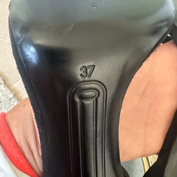 Stunning Stella Luna suede black heals with gold hardware size 7 - Picture 6 of 7